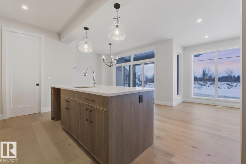 6704 Crawford Way, Edmonton, AB - Indoor Photo Showing Kitchen