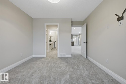 6704 Crawford Way, Edmonton, AB - Indoor Photo Showing Other Room