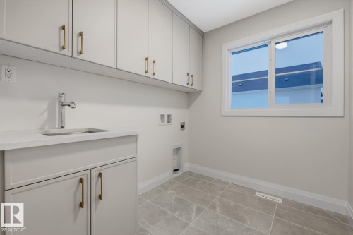 6704 Crawford Way, Edmonton, AB - Indoor Photo Showing Other Room