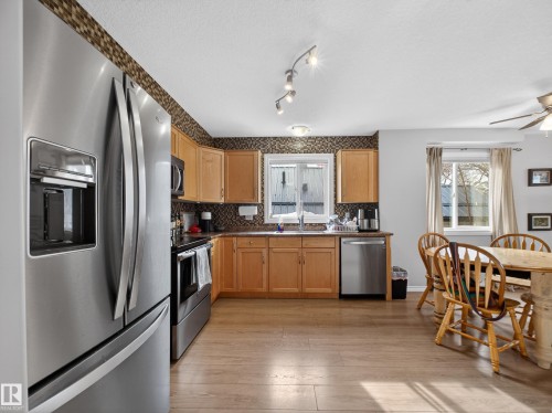 11933 77 Street, Edmonton, AB - Indoor Photo Showing Kitchen