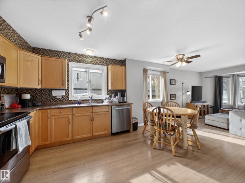 11933 77 Street, Edmonton, AB - Indoor