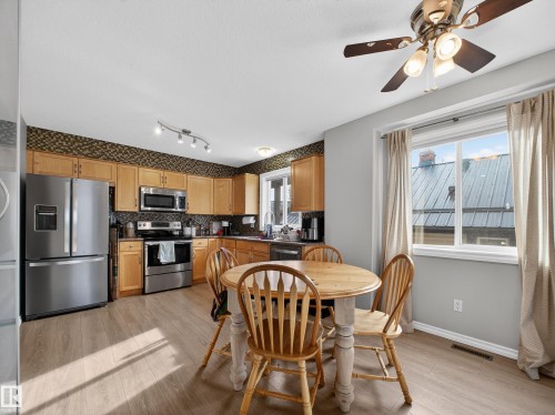 11933 77 Street, Edmonton, AB - Indoor