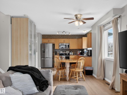 11933 77 Street, Edmonton, AB - Indoor