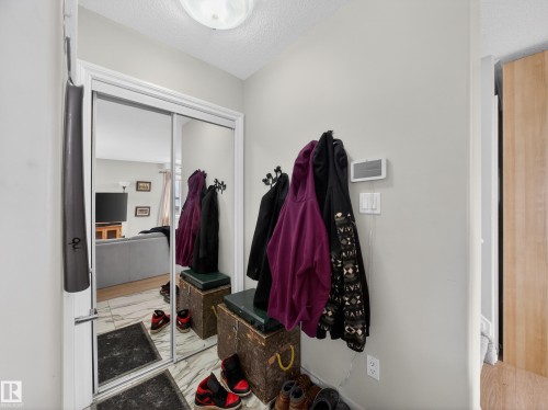 11933 77 Street, Edmonton, AB - Indoor