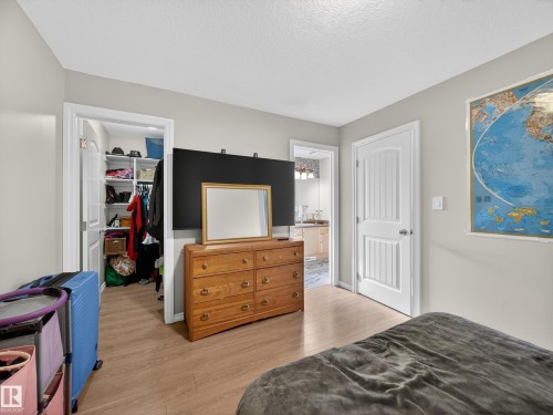 11933 77 Street, Edmonton, AB - Indoor Photo Showing Bedroom