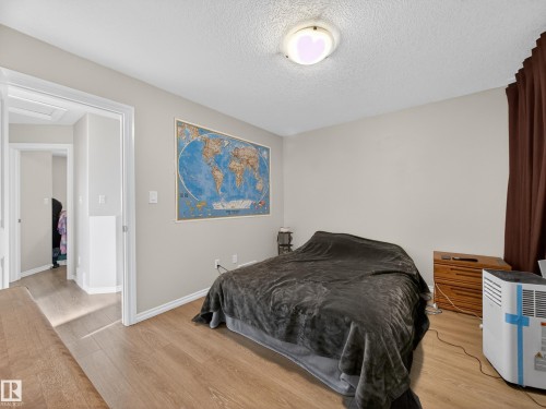 11933 77 Street, Edmonton, AB - Indoor Photo Showing Bedroom