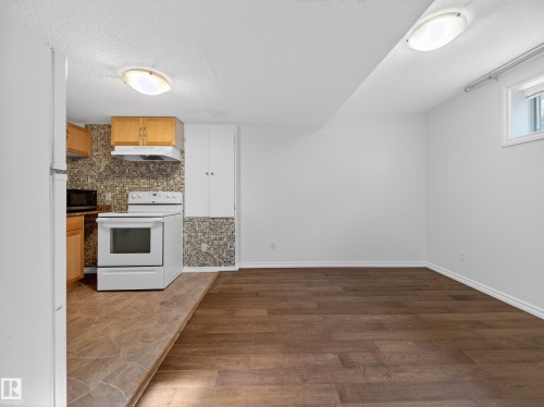 11933 77 Street, Edmonton, AB - Indoor Photo Showing Kitchen