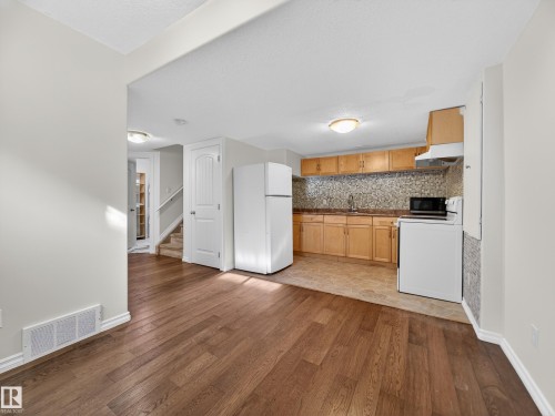 11933 77 Street, Edmonton, AB - Indoor Photo Showing Kitchen
