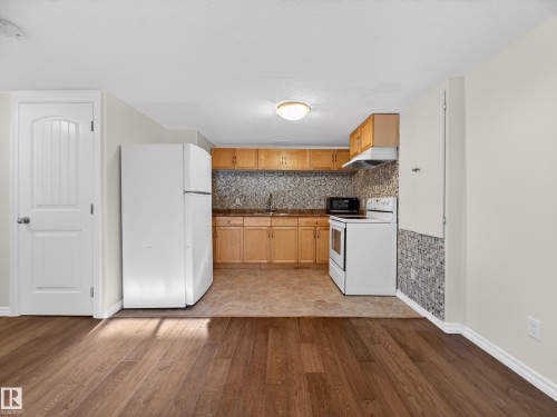 11933 77 Street, Edmonton, AB - Indoor Photo Showing Kitchen