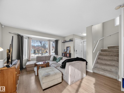 11933 77 Street, Edmonton, AB - Indoor Photo Showing Living Room
