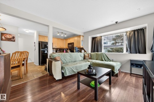 157 230 Edwards Drive, Edmonton, AB - Indoor Photo Showing Living Room