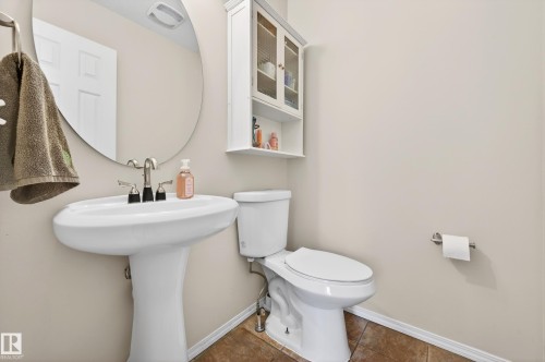 157 230 Edwards Drive, Edmonton, AB - Indoor Photo Showing Bathroom