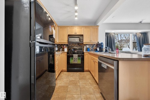 157 230 Edwards Drive, Edmonton, AB - Indoor Photo Showing Kitchen