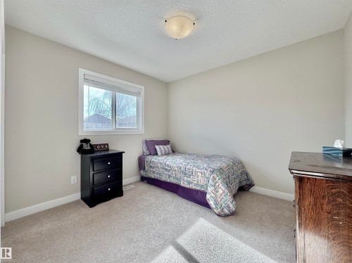 29 Heron Crescent, Spruce Grove, AB - Indoor Photo Showing Bedroom