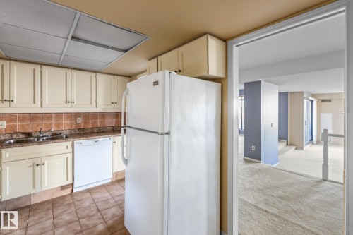 602 11503 100 Avenue, Edmonton, AB - Indoor Photo Showing Kitchen With Double Sink