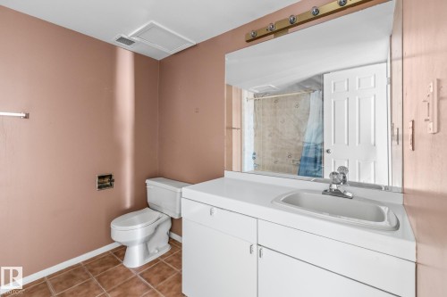 602 11503 100 Avenue, Edmonton, AB - Indoor Photo Showing Bathroom