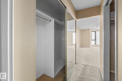 602 11503 100 Avenue, Edmonton, AB - Indoor Photo Showing Other Room