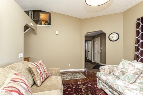 19047 51 Avenue, Edmonton, AB - Indoor Photo Showing Bedroom