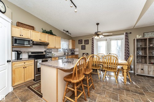 19047 51 Avenue, Edmonton, AB - Indoor Photo Showing Other Room