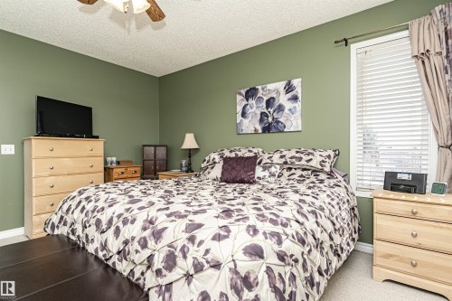 19047 51 Avenue, Edmonton, AB - Indoor Photo Showing Bedroom