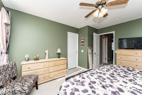 19047 51 Avenue, Edmonton, AB - Indoor Photo Showing Bedroom