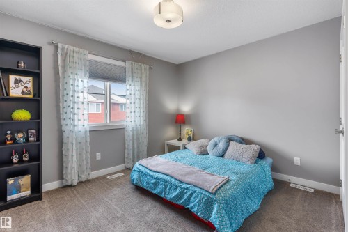 7034 172A Avenue, Edmonton, AB - Indoor Photo Showing Bedroom