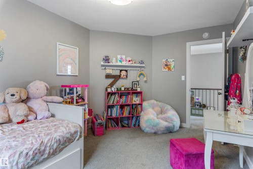 7034 172A Avenue, Edmonton, AB - Indoor Photo Showing Bedroom