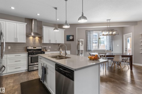 7034 172A Avenue, Edmonton, AB - Indoor Photo Showing Kitchen With Double Sink With Upgraded Kitchen