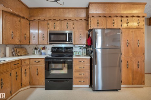 63 Alpaugh Crescent, Leduc, AB - Indoor Photo Showing Kitchen