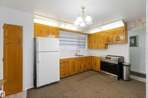 13206 83 Street, Edmonton, AB - Indoor Photo Showing Kitchen
