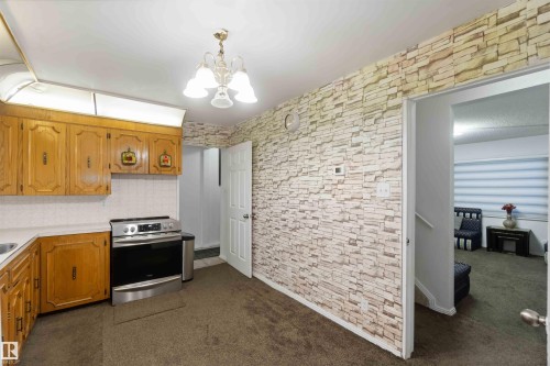 13206 83 Street, Edmonton, AB - Indoor Photo Showing Kitchen