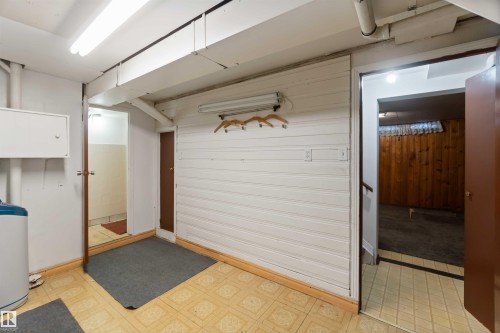 13206 83 Street, Edmonton, AB - Indoor
