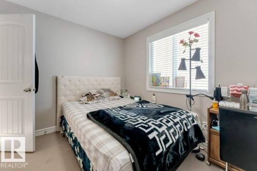 2929 16A Avenue, Edmonton, AB - Indoor Photo Showing Bedroom