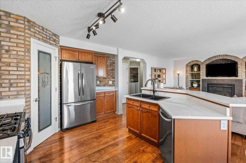 68 Greystone Crescent, Spruce Grove, AB - Indoor Photo Showing Kitchen With Double Sink
