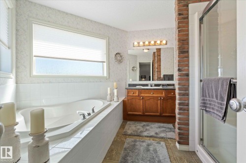 68 Greystone Crescent, Spruce Grove, AB - Indoor Photo Showing Bathroom