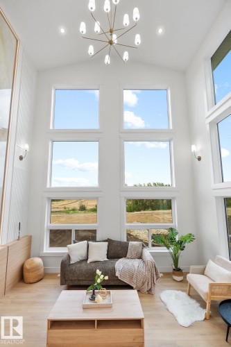 3335 Chickadee Drive, Edmonton, AB - Indoor Photo Showing Living Room