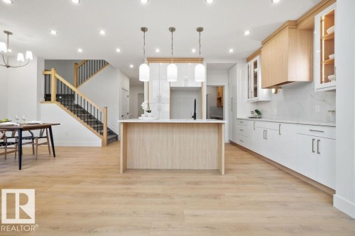 3335 Chickadee Drive, Edmonton, AB - Indoor Photo Showing Kitchen With Upgraded Kitchen