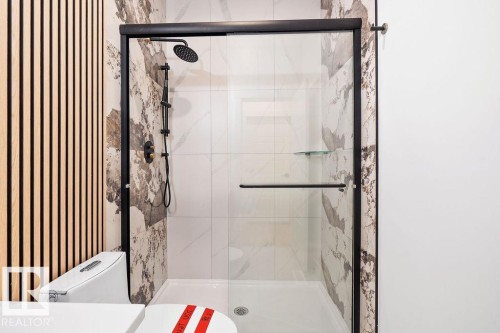 3335 Chickadee Drive, Edmonton, AB - Indoor Photo Showing Bathroom