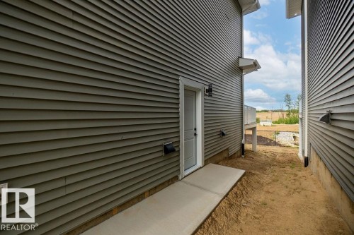 3335 Chickadee Drive, Edmonton, AB - Outdoor With Exterior