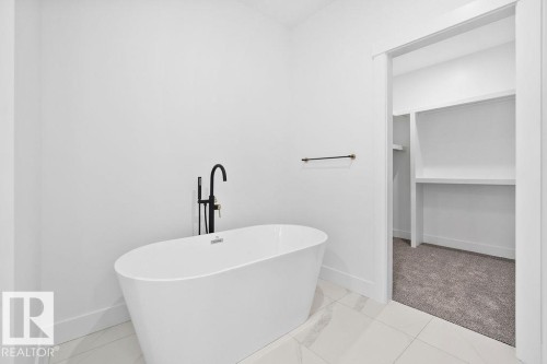 3335 Chickadee Drive, Edmonton, AB - Indoor Photo Showing Bathroom