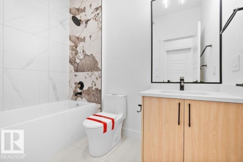 3335 Chickadee Drive, Edmonton, AB - Indoor Photo Showing Bathroom