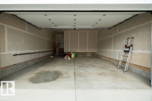 3335 Chickadee Drive, Edmonton, AB - Indoor Photo Showing Garage