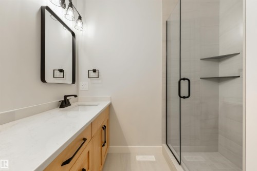 #23 1005 Calahoo Rd, Spruce Grove, AB - Indoor Photo Showing Bathroom