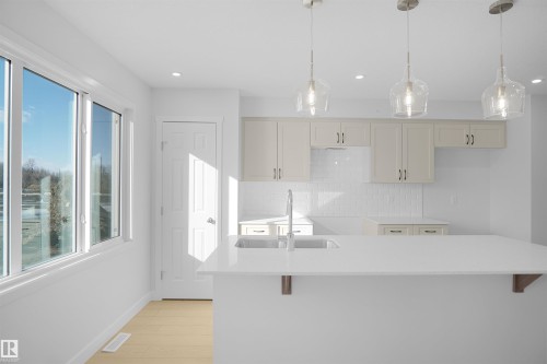 21398 128A Avenue, Edmonton, AB - Indoor Photo Showing Kitchen With Upgraded Kitchen