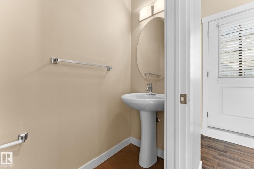 30 8315 180 Avenue, Edmonton, AB - Indoor Photo Showing Bathroom