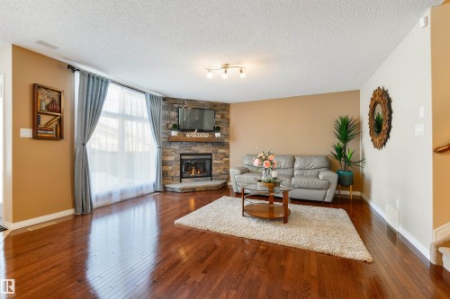 20624 92 Avenue  Edmonton, AB T5T 1S9