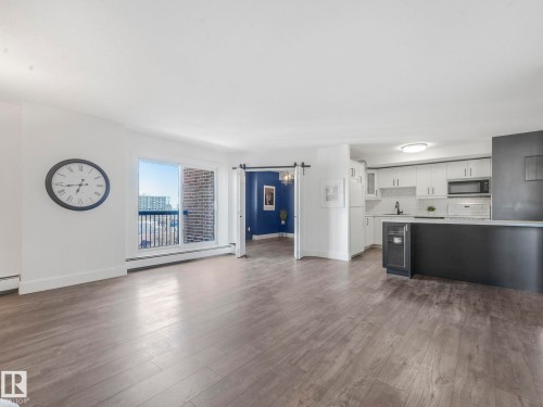 1001 9929 113 Street  Edmonton, AB T5K 2N9