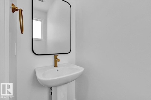 2632 62 Street, Edmonton, AB - Indoor Photo Showing Bathroom