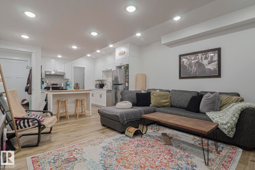 17834 73A Street, Edmonton, AB - Indoor Photo Showing Living Room