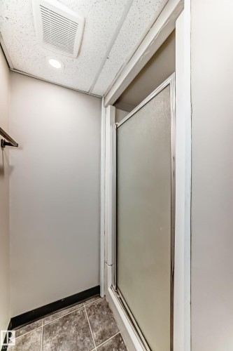 8516 190 Street, Edmonton, AB - Indoor Photo Showing Other Room